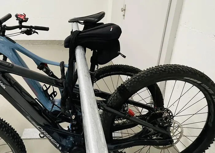 דירה Brentschpark 72 סקואול